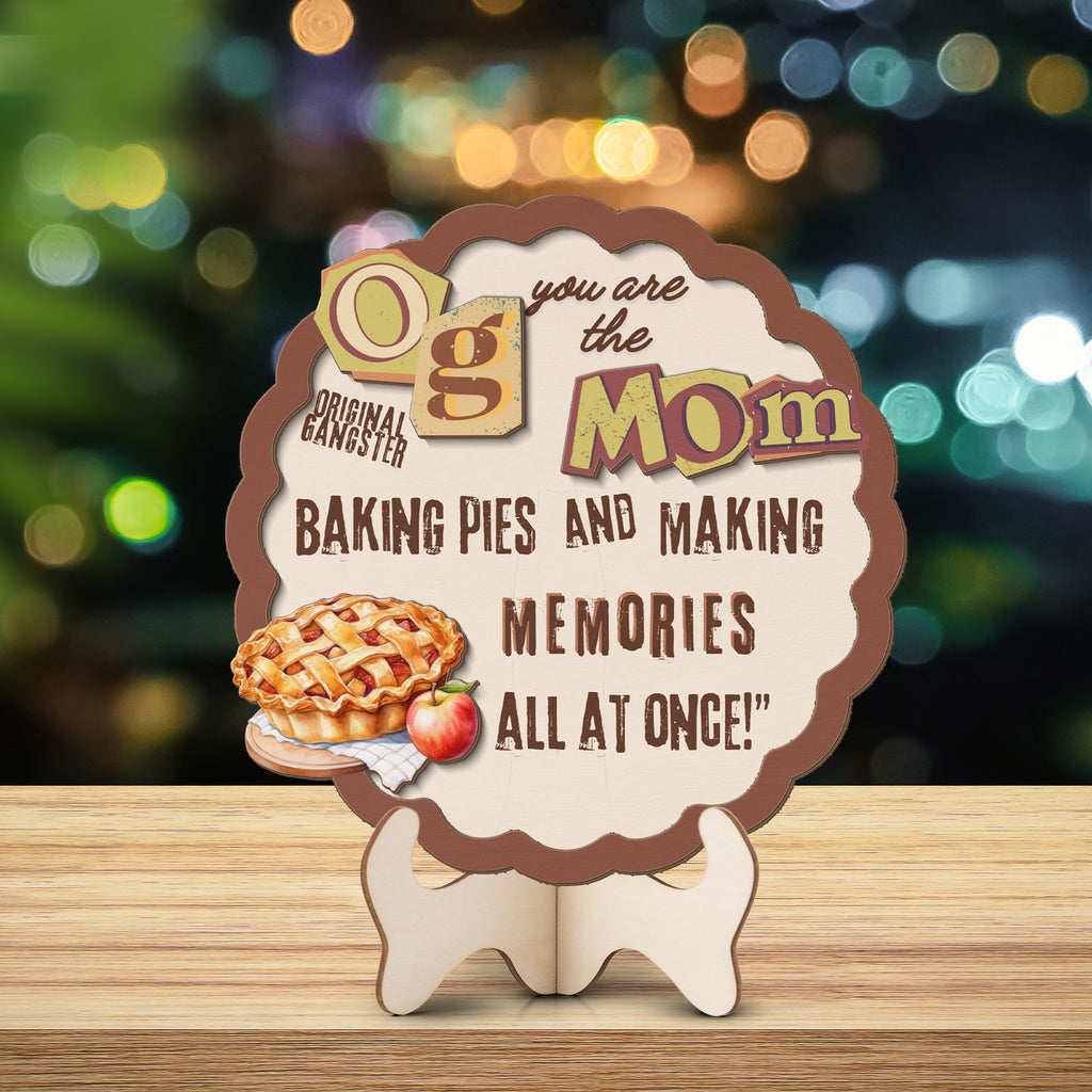 Grandma decor sign with pies and playful OG Mom artwork