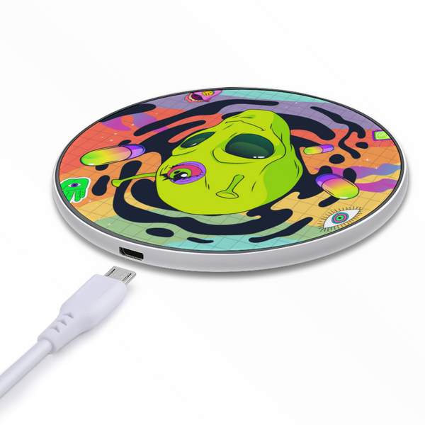 High Quality Wireless Charging Pad| Stylish, Practical, & Portable |10W | Psychedelic Aliens